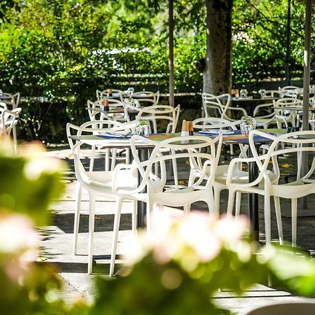 Logis Hotel & Restaurant Le Cadet De Gascogne Saint-Justin  Eksteriør billede