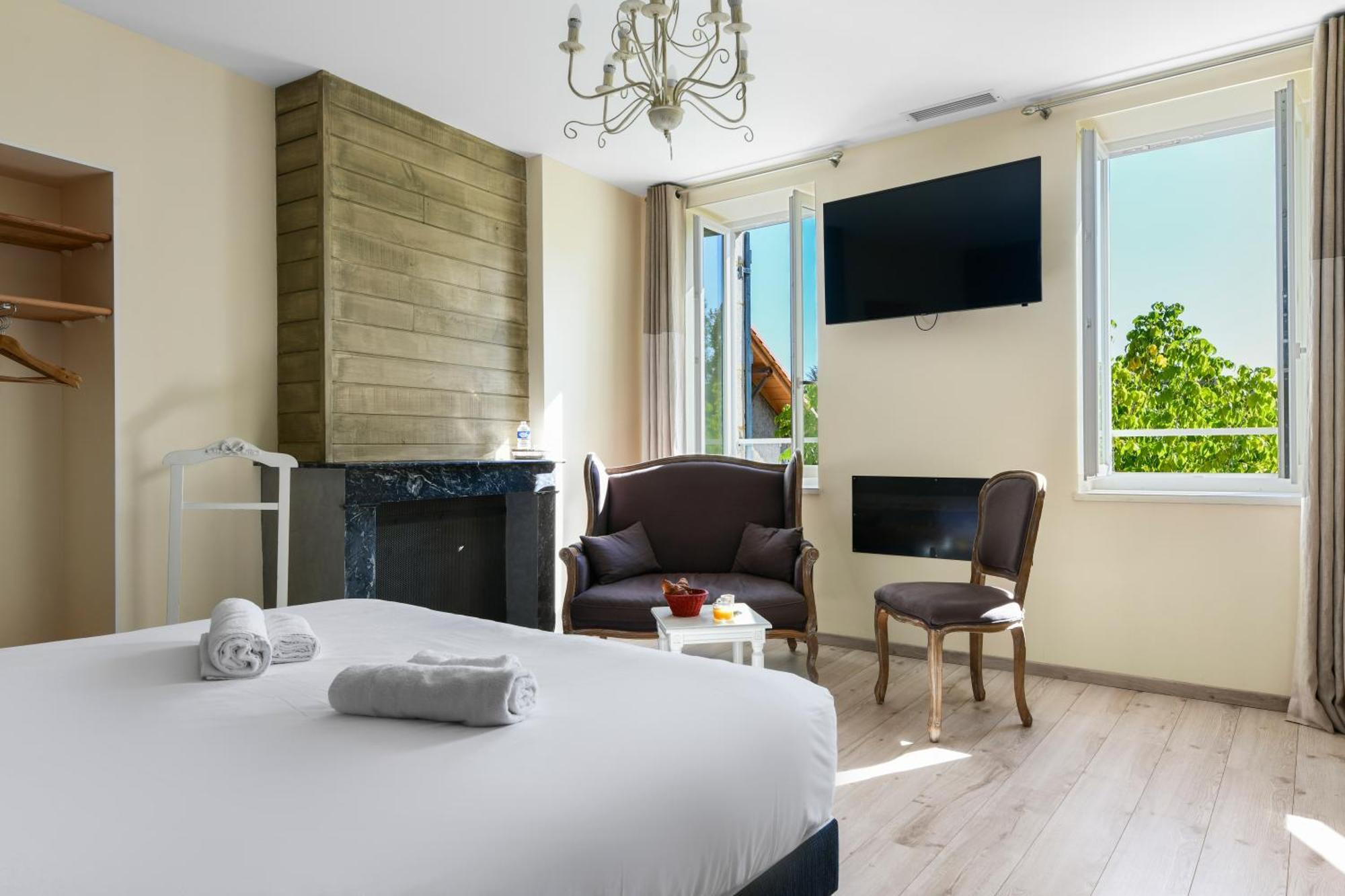 Logis Hotel & Restaurant Le Cadet De Gascogne Saint-Justin  Eksteriør billede